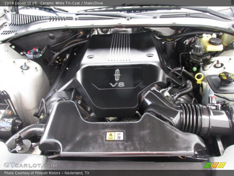 Ceramic White Tri-Coat / Shale/Dove 2004 Lincoln LS V8