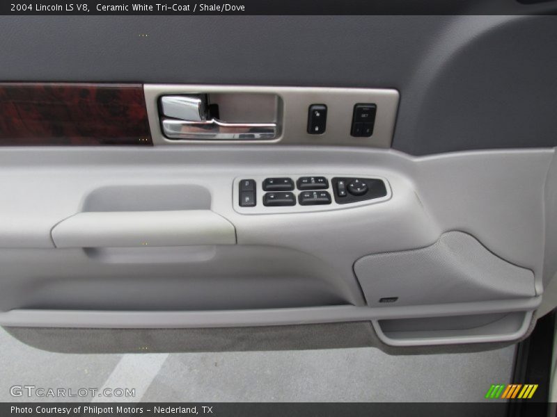 Ceramic White Tri-Coat / Shale/Dove 2004 Lincoln LS V8