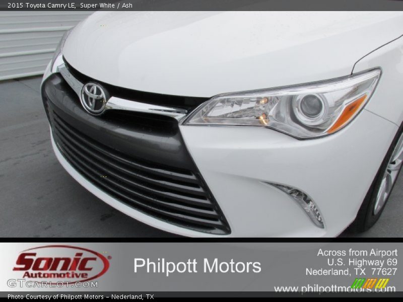 Super White / Ash 2015 Toyota Camry LE