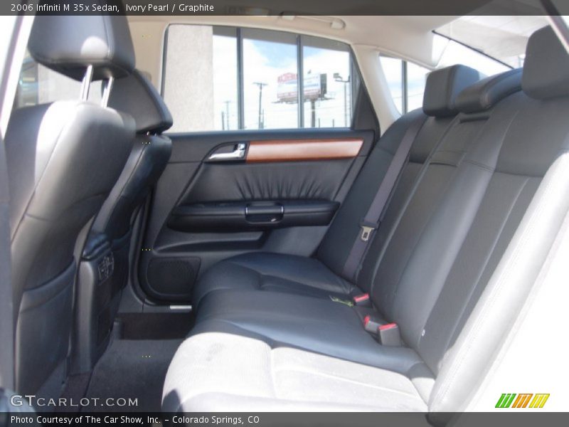 Ivory Pearl / Graphite 2006 Infiniti M 35x Sedan