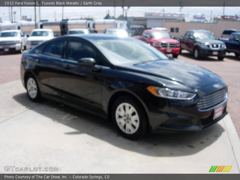 Tuxedo Black Metallic / Earth Gray 2013 Ford Fusion S