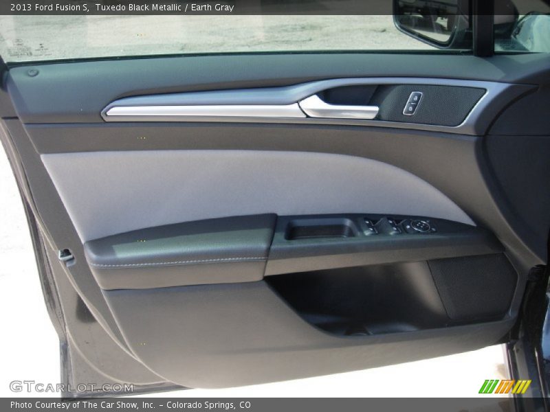 Tuxedo Black Metallic / Earth Gray 2013 Ford Fusion S
