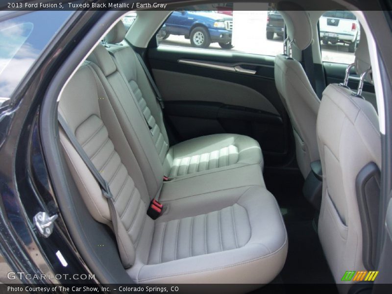 Tuxedo Black Metallic / Earth Gray 2013 Ford Fusion S