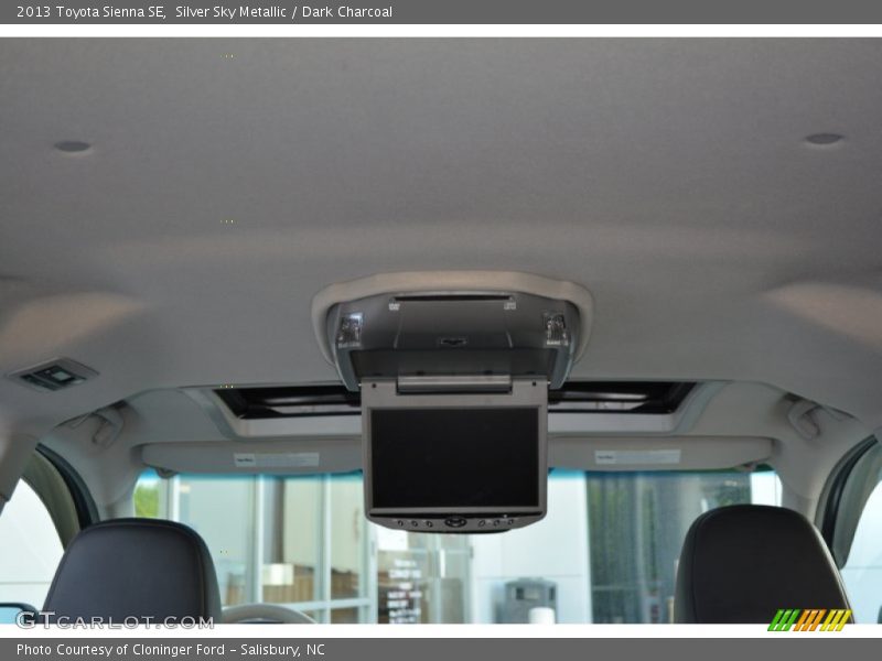 Silver Sky Metallic / Dark Charcoal 2013 Toyota Sienna SE