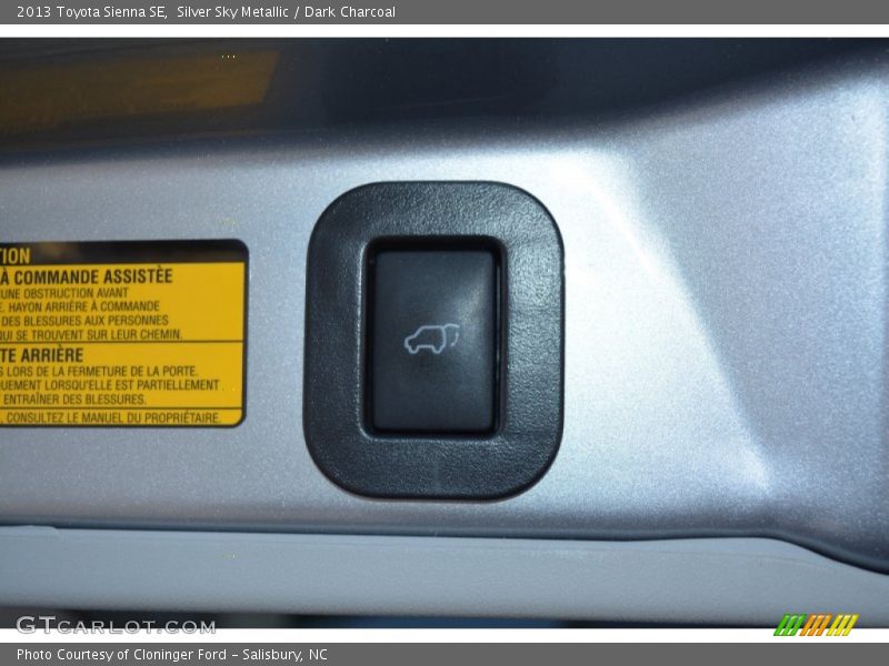 Silver Sky Metallic / Dark Charcoal 2013 Toyota Sienna SE