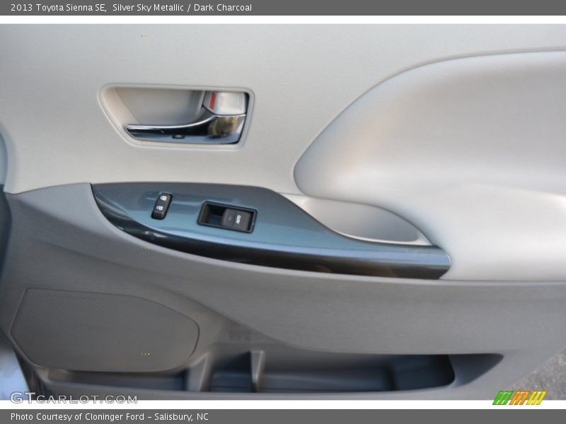 Silver Sky Metallic / Dark Charcoal 2013 Toyota Sienna SE