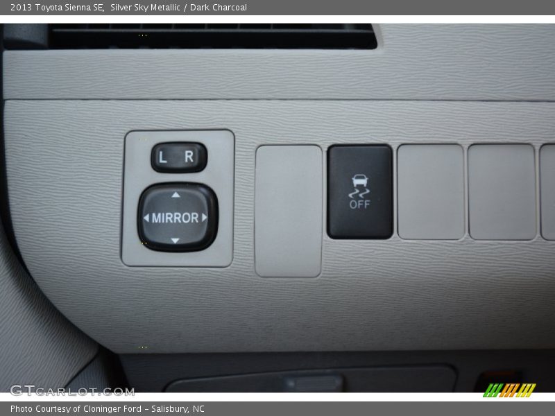 Silver Sky Metallic / Dark Charcoal 2013 Toyota Sienna SE