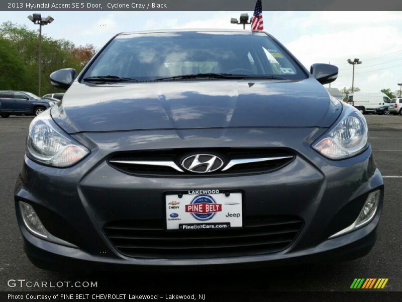 Cyclone Gray / Black 2013 Hyundai Accent SE 5 Door