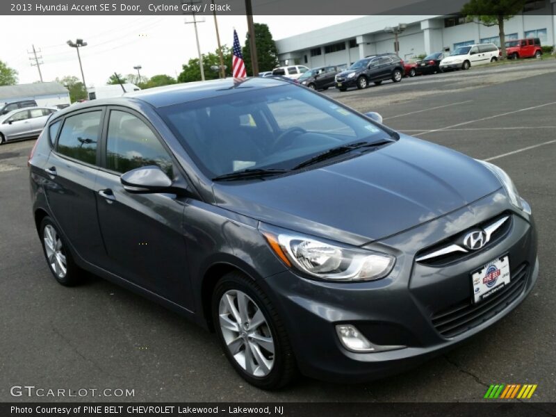 Cyclone Gray / Black 2013 Hyundai Accent SE 5 Door