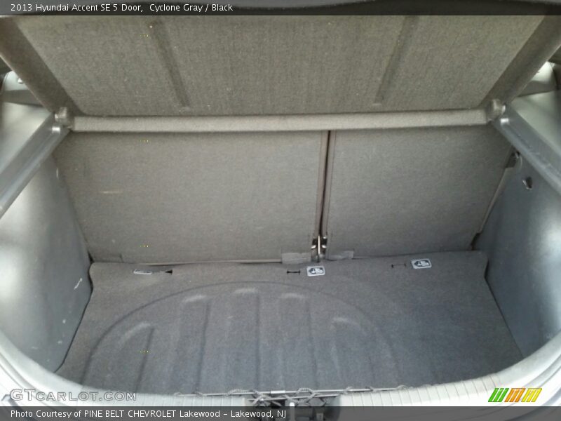 Cyclone Gray / Black 2013 Hyundai Accent SE 5 Door