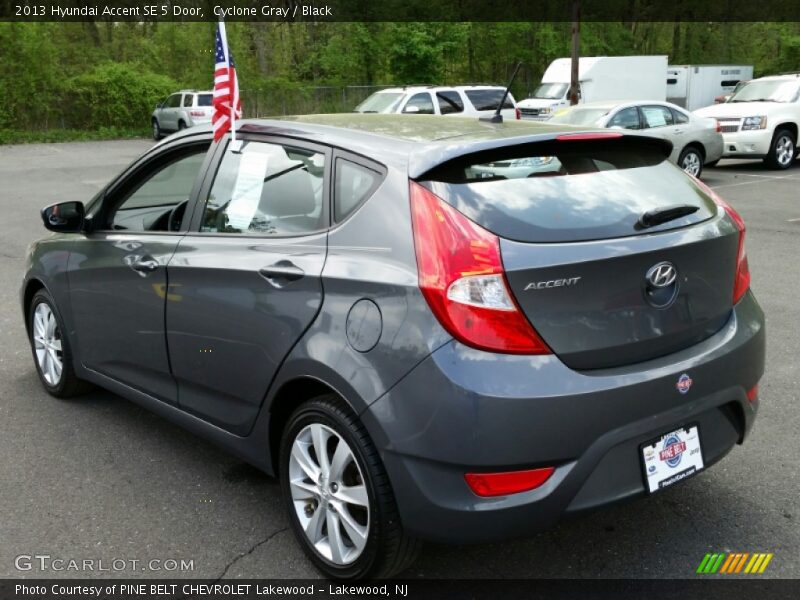 Cyclone Gray / Black 2013 Hyundai Accent SE 5 Door