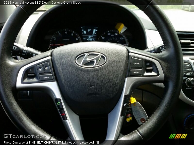 Cyclone Gray / Black 2013 Hyundai Accent SE 5 Door