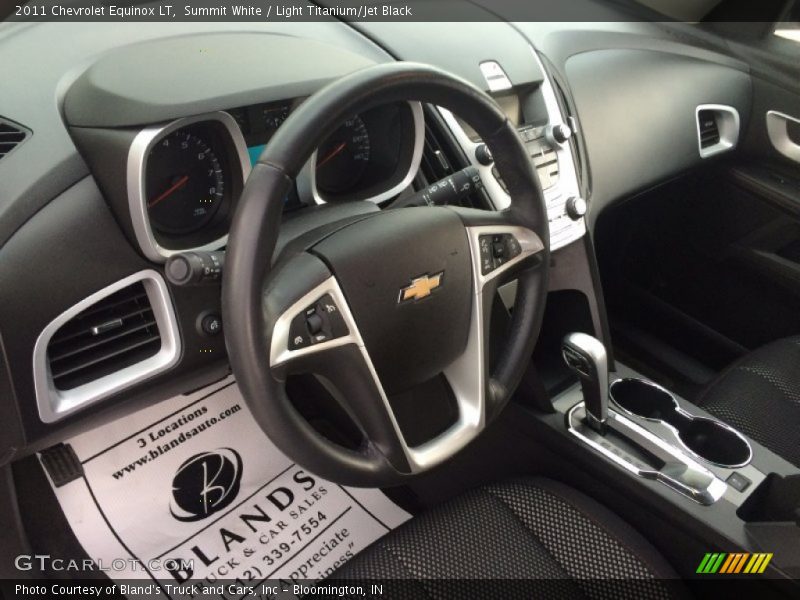 Summit White / Light Titanium/Jet Black 2011 Chevrolet Equinox LT