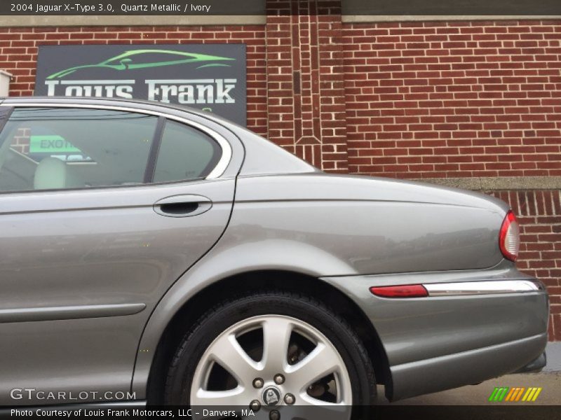 Quartz Metallic / Ivory 2004 Jaguar X-Type 3.0