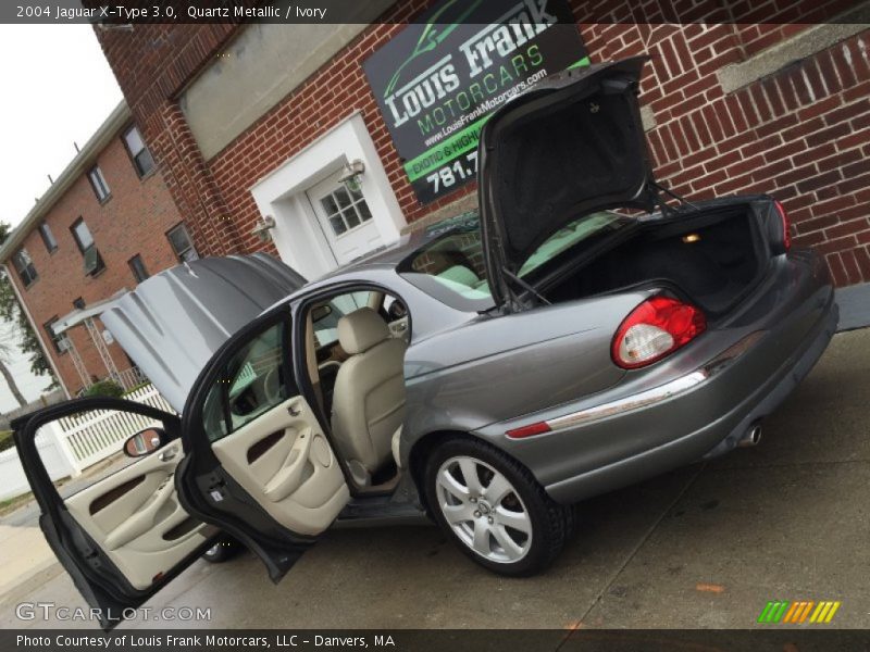 Quartz Metallic / Ivory 2004 Jaguar X-Type 3.0