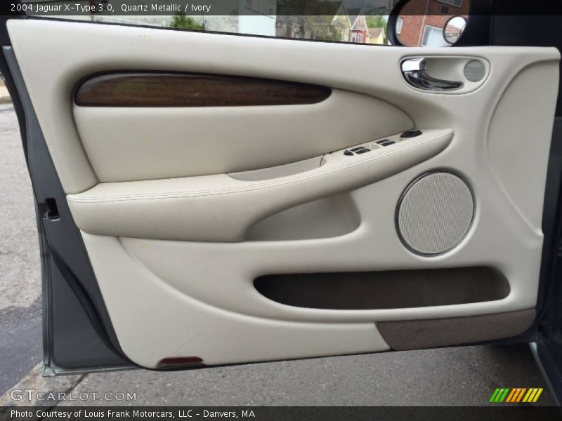 Quartz Metallic / Ivory 2004 Jaguar X-Type 3.0