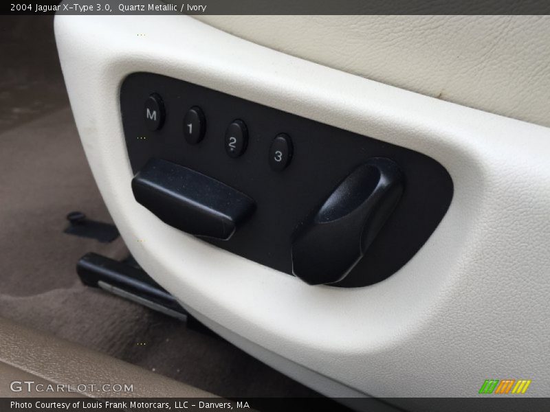 Quartz Metallic / Ivory 2004 Jaguar X-Type 3.0
