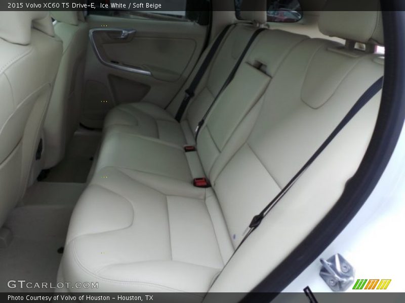 Ice White / Soft Beige 2015 Volvo XC60 T5 Drive-E