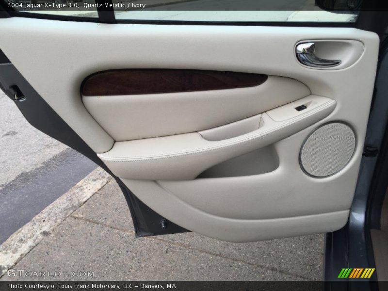 Quartz Metallic / Ivory 2004 Jaguar X-Type 3.0