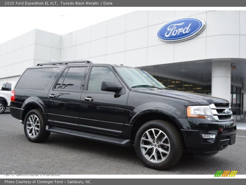 Front 3/4 View of 2015 Expedition EL XLT