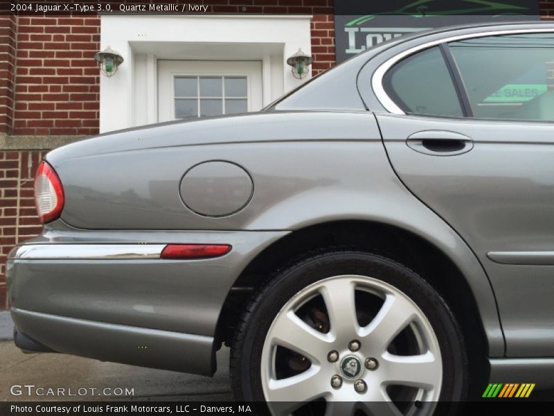 Quartz Metallic / Ivory 2004 Jaguar X-Type 3.0