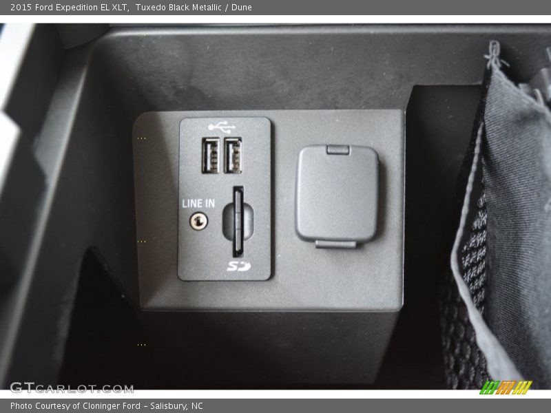 Tuxedo Black Metallic / Dune 2015 Ford Expedition EL XLT