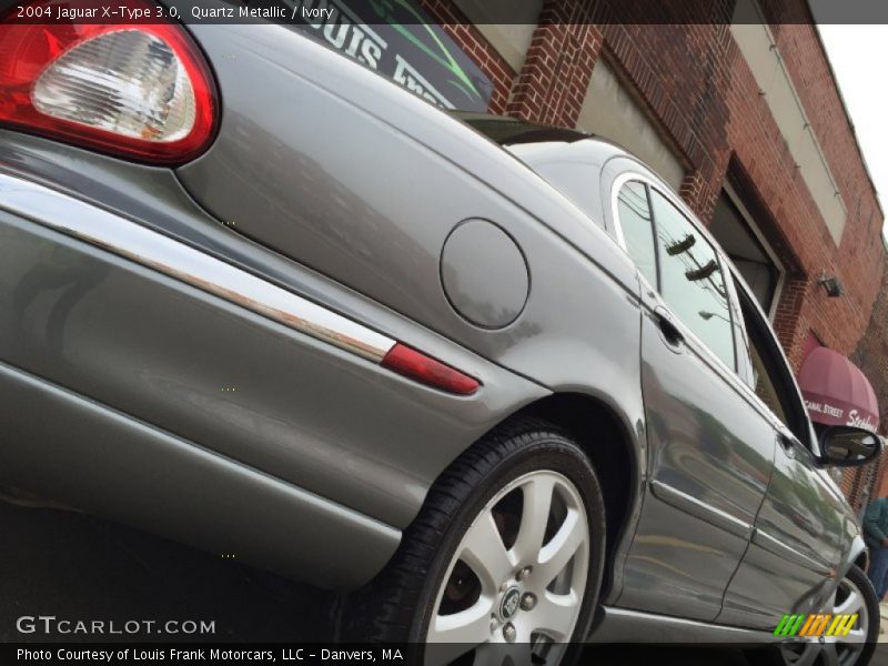 Quartz Metallic / Ivory 2004 Jaguar X-Type 3.0