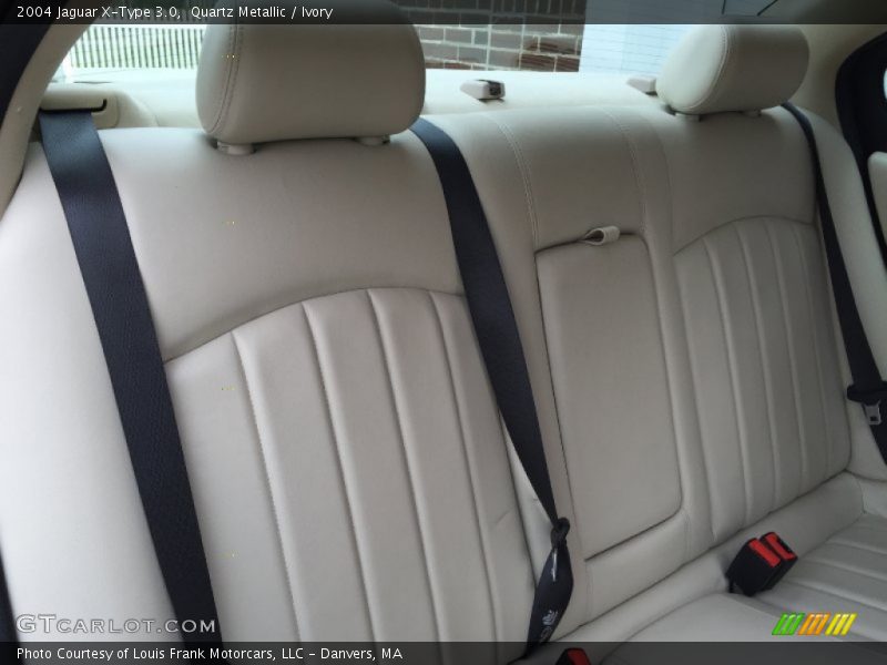 Quartz Metallic / Ivory 2004 Jaguar X-Type 3.0