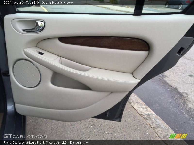 Quartz Metallic / Ivory 2004 Jaguar X-Type 3.0