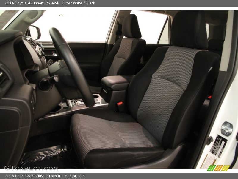 Super White / Black 2014 Toyota 4Runner SR5 4x4
