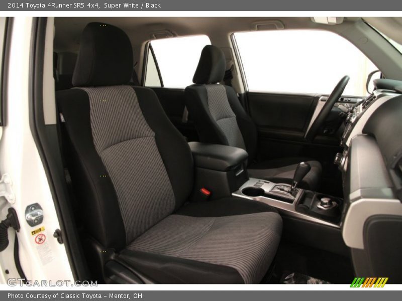 Super White / Black 2014 Toyota 4Runner SR5 4x4