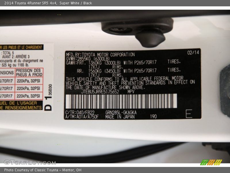 Super White / Black 2014 Toyota 4Runner SR5 4x4