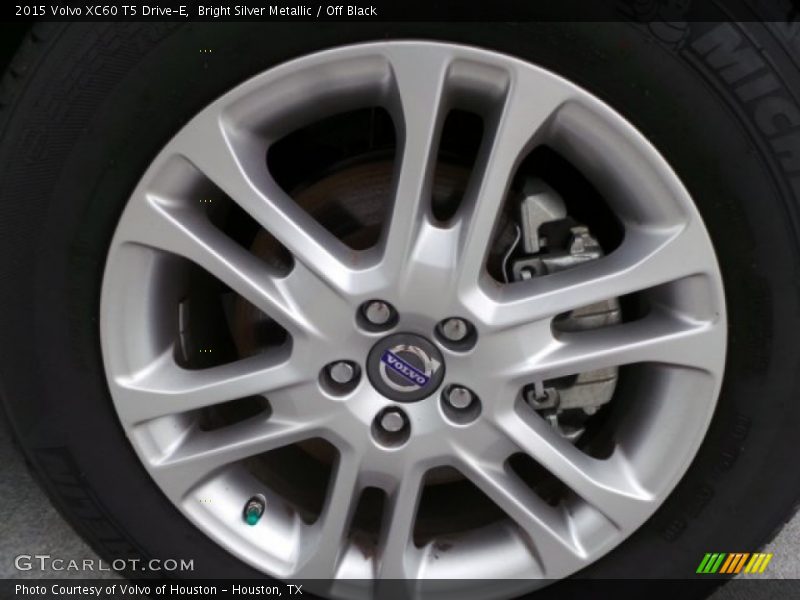 Bright Silver Metallic / Off Black 2015 Volvo XC60 T5 Drive-E