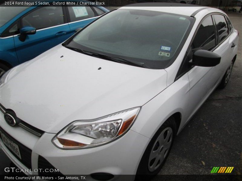Oxford White / Charcoal Black 2014 Ford Focus S Sedan