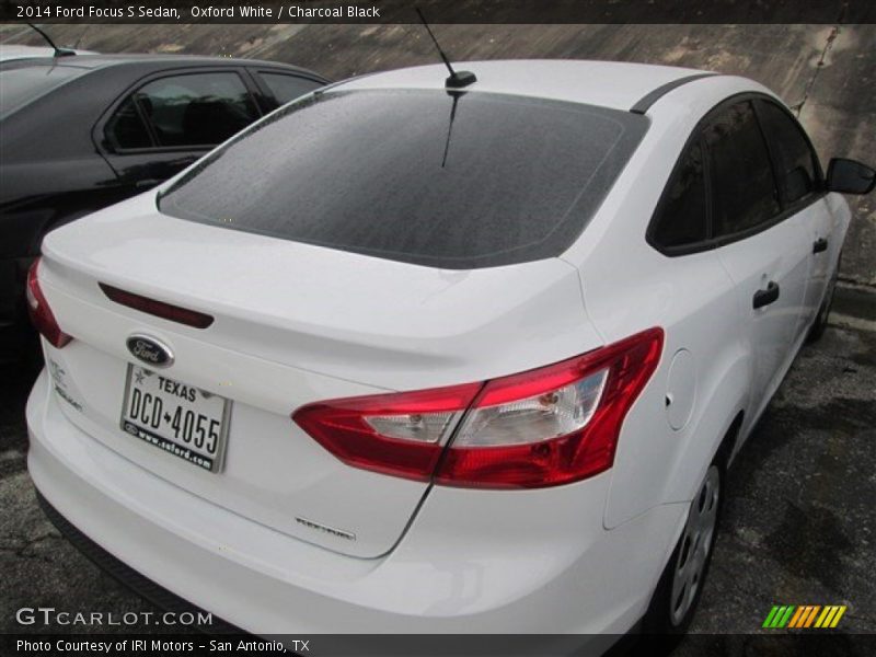Oxford White / Charcoal Black 2014 Ford Focus S Sedan