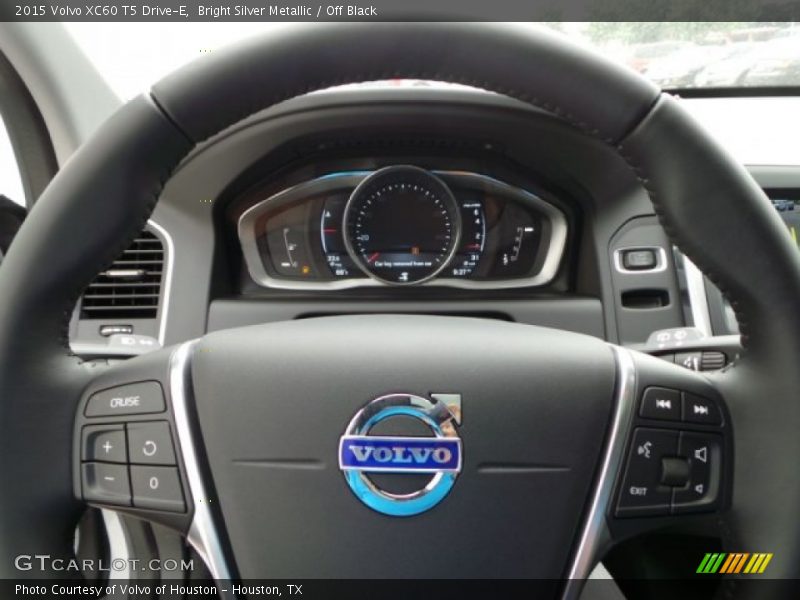 Bright Silver Metallic / Off Black 2015 Volvo XC60 T5 Drive-E