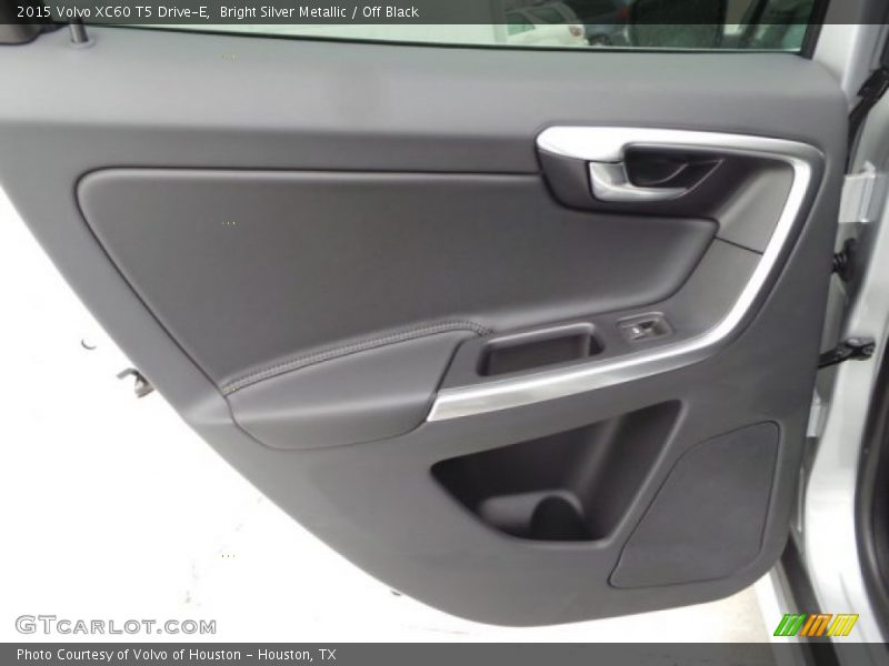 Bright Silver Metallic / Off Black 2015 Volvo XC60 T5 Drive-E