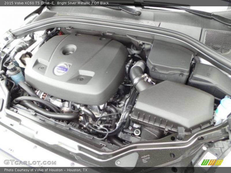 Bright Silver Metallic / Off Black 2015 Volvo XC60 T5 Drive-E