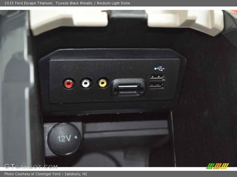 Tuxedo Black Metallic / Medium Light Stone 2015 Ford Escape Titanium