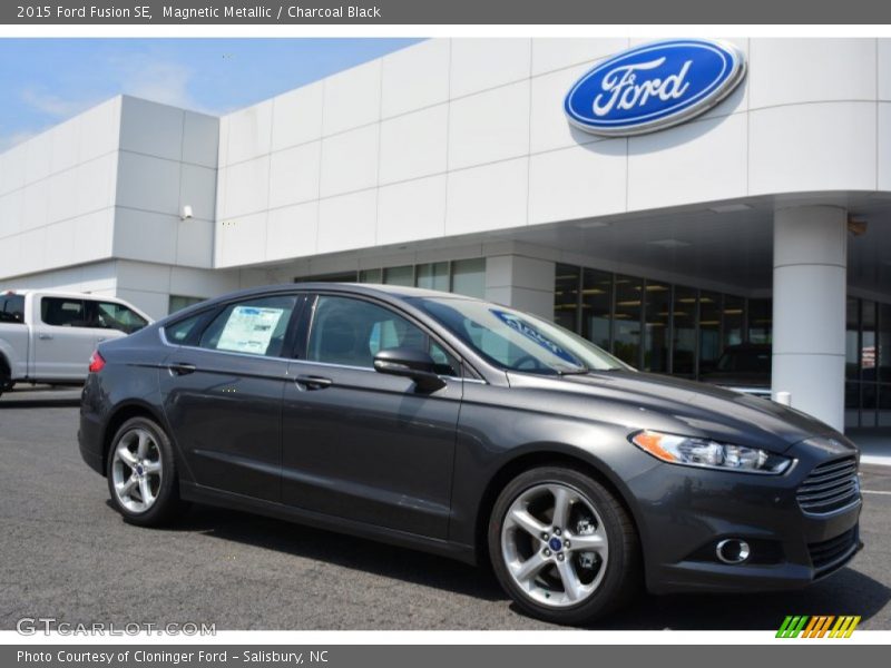 Magnetic Metallic / Charcoal Black 2015 Ford Fusion SE