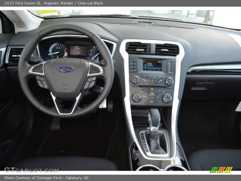 Magnetic Metallic / Charcoal Black 2015 Ford Fusion SE