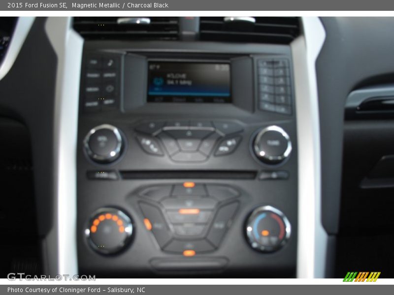 Magnetic Metallic / Charcoal Black 2015 Ford Fusion SE