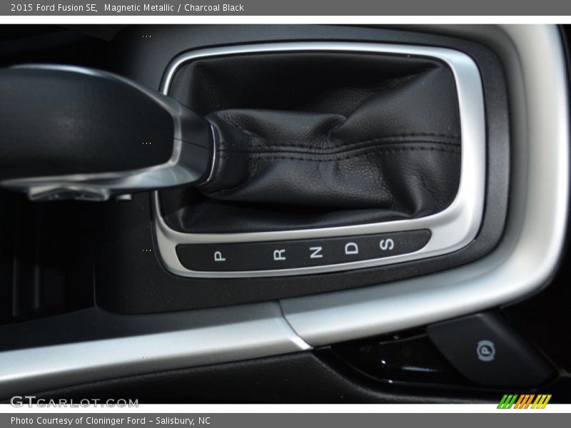 Magnetic Metallic / Charcoal Black 2015 Ford Fusion SE
