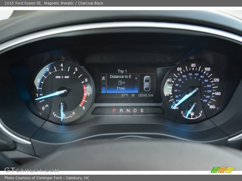Magnetic Metallic / Charcoal Black 2015 Ford Fusion SE