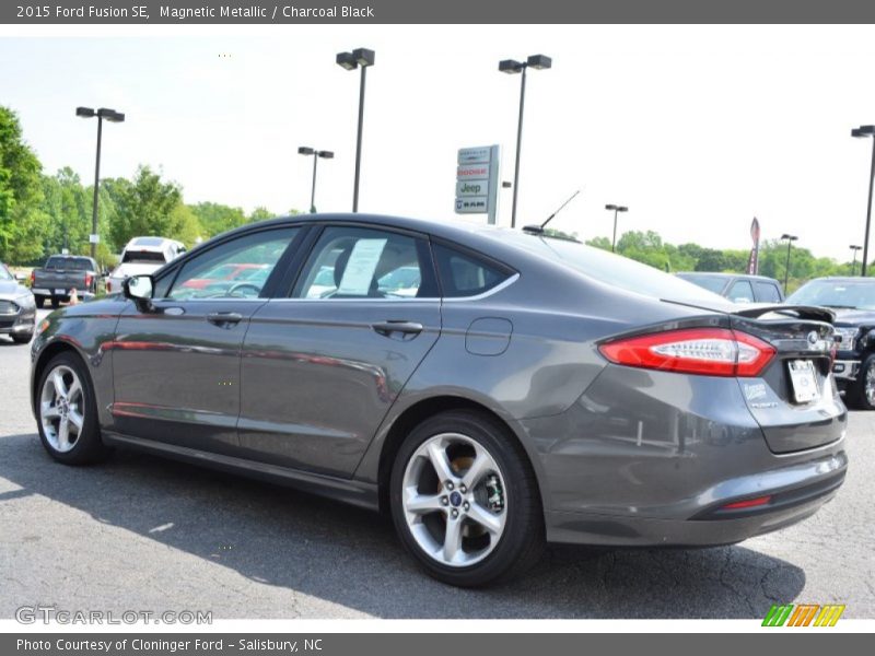 Magnetic Metallic / Charcoal Black 2015 Ford Fusion SE
