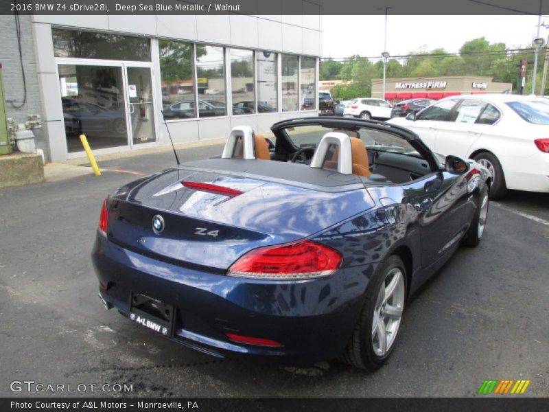 Deep Sea Blue Metallic / Walnut 2016 BMW Z4 sDrive28i