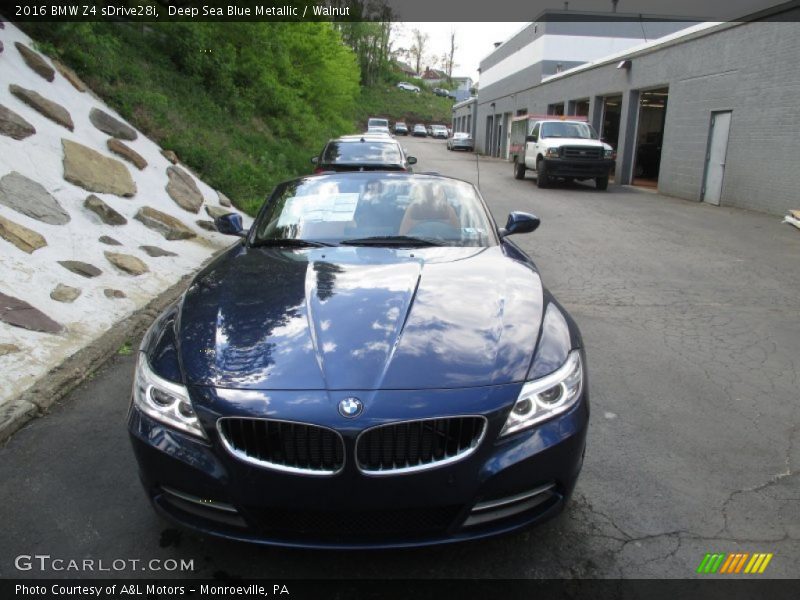 Deep Sea Blue Metallic / Walnut 2016 BMW Z4 sDrive28i