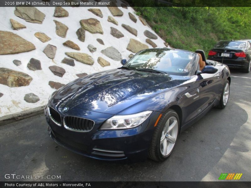 Deep Sea Blue Metallic / Walnut 2016 BMW Z4 sDrive28i