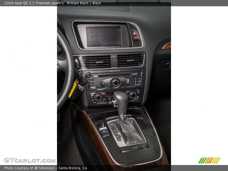 Brilliant Black / Black 2009 Audi Q5 3.2 Premium quattro
