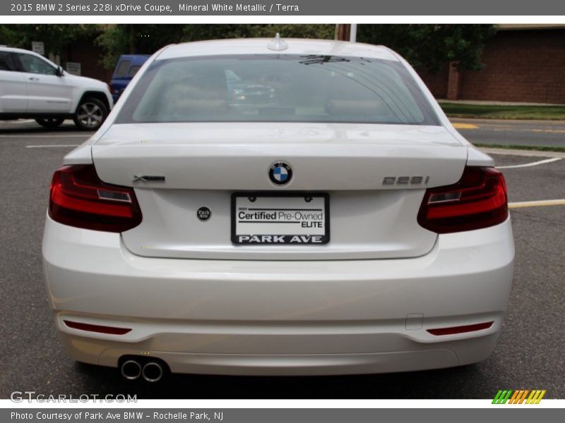 Mineral White Metallic / Terra 2015 BMW 2 Series 228i xDrive Coupe